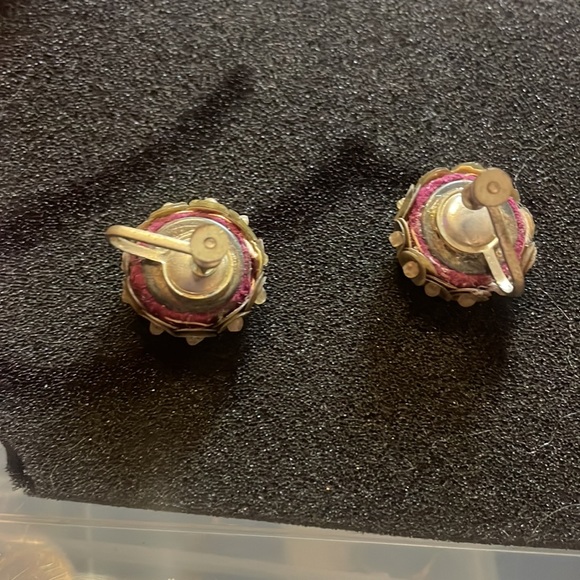 Vintage handmade screw on sequin earrings. Circa 1940 - Picture 4 of 6